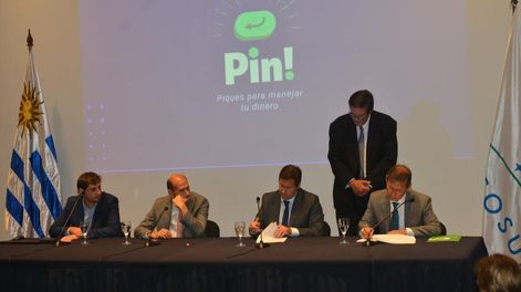 El acto de lanzamiento de Pin! Piques para Manejar tu Dinero. Foto: Mides