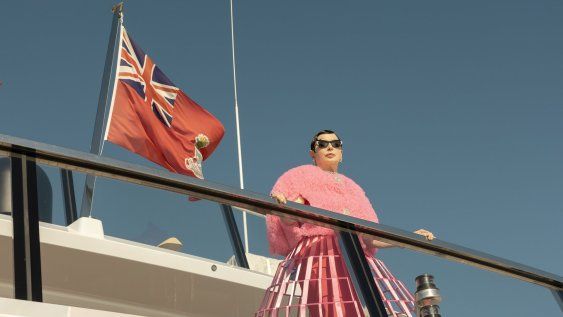 belleza perfecta, la nueva serie de ryan murphy, protagonizada por evan peters y rebecca hall, se estrena en disney+ belleza perfecta, la nueva serie de ryan murphy, protagonizada por evan peters y rebecca hall, se estrena en disney+