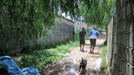 Niños en el barrio La Chacarita de Montevideo.