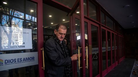 El líder de Cabildo Abierto, Guido Manini Ríos, tras votar este domingo en la Iglesia Pentecostal de Montevideo