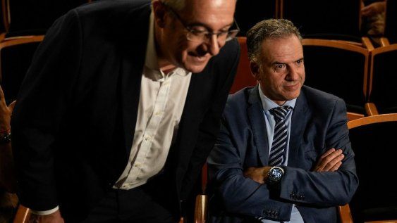 José Carlos Mahía junto a Yamandú Orsi en el Auditorio Nacional del Sodre José Carlos Mahía junto a Yamandú Orsi en el Auditorio Nacional del Sodre