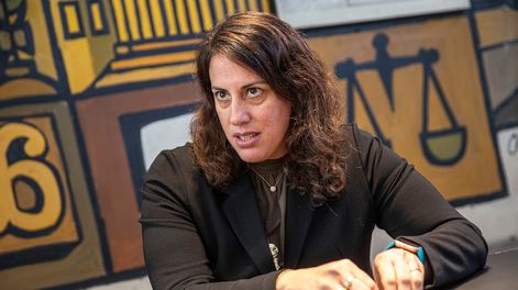 Michal Hershkovitz durante la entrevista con Búsqueda