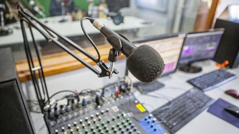 Búsqueda | Hasta 2020 existían 47 frecuencias compartidas por grupos de personas y 72 asociaciones civiles con permiso para utilizar una frecuencia completa.