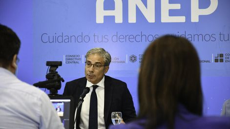 Búsqueda | El presidente del Codicen, Robert Silva.