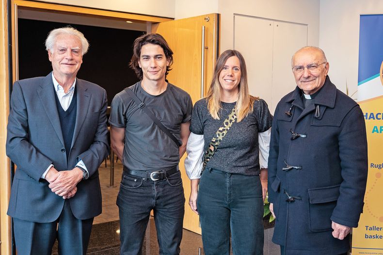 Los oradores de la charla: Orlando Dovat, Enzo Vogrincic, Pilar Moreno y Nicolás Cotugno, fundador del Liceo Jubilar