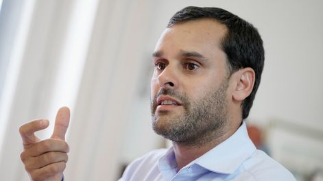 Claudio Visillac en su despacho de la Junta Departamental de Montevideo