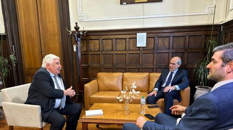 Fiscal de Corte, Juan Gómez, en reunión con el ministro del Interior, Nicolás Martinelli, y el subsecretario de la cartera, Pablo Abdala. Foto: Fiscalía