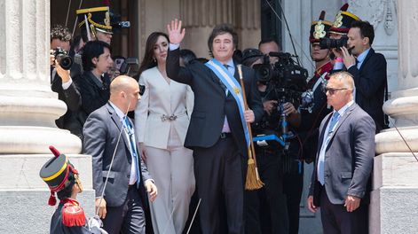 Búsqueda | Javier Milei después de asumir como presidente de Argentina en el Congreso de la Nación. Foto: Santiago Mazzarovich, adhocFOTOS