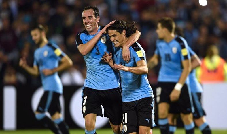 imagen de Plantel de la selección intima a AUF y Tenfield, que lo acusa de intromisión