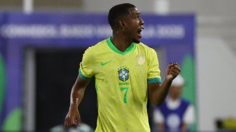 Brasil presenta a Rayan, un joven delantero de 19 años.