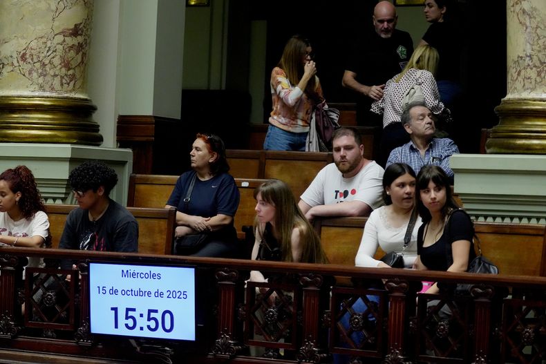 Espectadores durante la aprobación del proyecto de ley que legalizó la eutanasia, en la Cámara de Senadores.