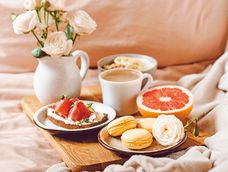 desayunar en la cama: un gesto simple y tierno para este dia de la madre desayunar en la cama: un gesto simple y tierno para este dia de la madre