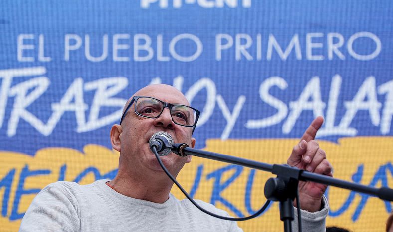 Marcelo Abdala en un paro parcial del PIT-CNT en 2025.