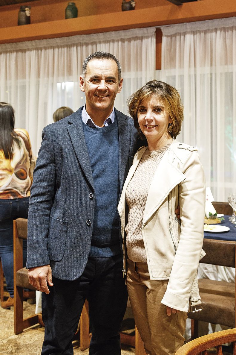 Enrique Villanueva y directora de&nbsp;Secundaria Magela Urruti