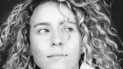 Florencia Núñez presenta ‘Fe’ en el Teatro Solís: “Vivir las cosas con naturalidad hace que existan”