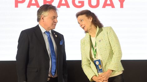 Ministro de Relaciones Exteriores, Omar Paganini, junto a la ahora excanciller argentina Diana Mondino 