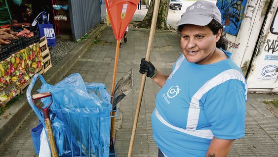 Las mujeres cobraron cerca de 30% menos que los asalariados hombres . Foto: Javier Calvelo, adhocFOTOS Las mujeres cobraron cerca de 30% menos que los asalariados hombres . Foto: Javier Calvelo, adhocFOTOS