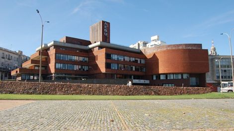 imagen de AEBU votó afectar el funcionamiento de los cajeros automáticos por el conflicto en el BROU, pero abrió un compás de espera