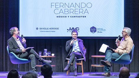 Búsqueda | Fernando Cabrera en el ciclo After Culturales, el martes 30 en Magnolio Sala. Foto: Valentina Weikert