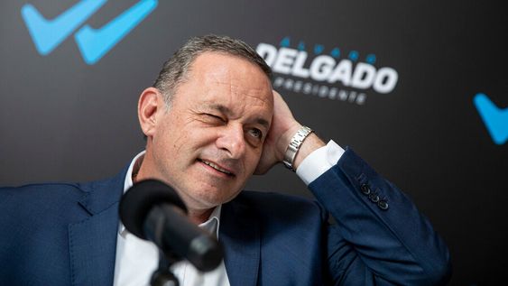 Precandidato por el Partido Nacional Álvaro Delgado en la presentación de su sector, Uruguay para Adelante. Foto: Mauricio Zina / adhocFOTOS Precandidato por el Partido Nacional Álvaro Delgado en la presentación de su sector, Uruguay para Adelante. Foto: Mauricio Zina / adhocFOTOS