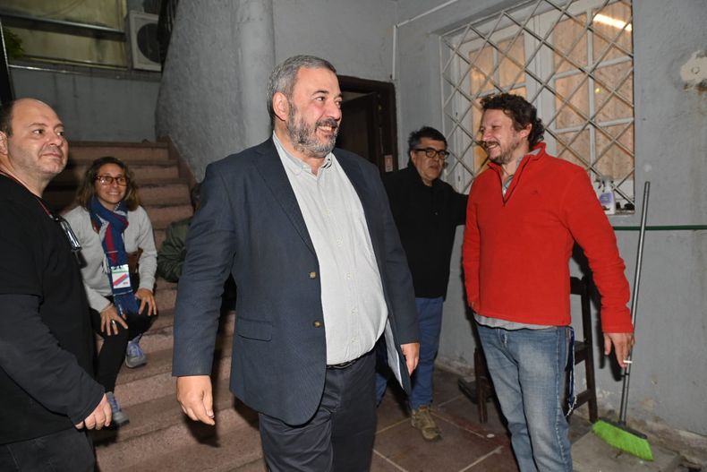 Mario Bergara llega a la Huella de Seregni en Montevideo