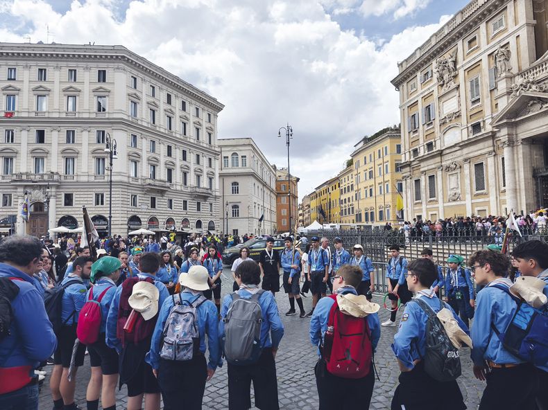 Scouts Tumba Papa Francisco.jpg