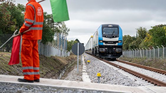 El Poder Ejecutivo prepara el decreto reglamentario para cobrarle el canon a UPM por el tren El Poder Ejecutivo prepara el decreto reglamentario para cobrarle el canon a UPM por el tren