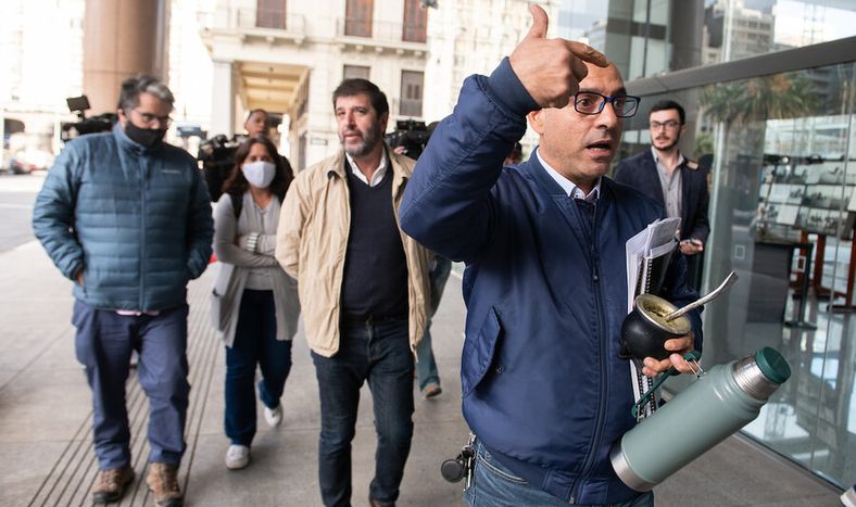imagen de El PIT-CNT cambia actos del 1° de mayo por una caravana; su secretario general propone paro general contra la LUC