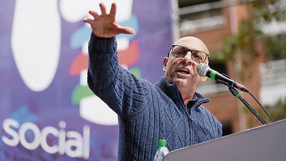 Presidente del PIT-CNT, Marcelo Abdala, durante el acto del Día de los Trabajadores. Foto: Javier Calvelo, adhocFOTOS Presidente del PIT-CNT, Marcelo Abdala, durante el acto del Día de los Trabajadores. Foto: Javier Calvelo, adhocFOTOS