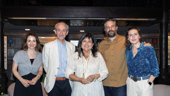 Directora de Promoción Cultural Débora Quiring, director de la Comedia Nacional José Miguel Onaindia, directora del Departamento de Cultura María Inés Obaldia, director saliente de la Comedia Nacional Gabriel Calderón y directora del Teatro Solís Malena Muyala Directora de Promoción Cultural Débora Quiring, director de la Comedia Nacional José Miguel Onaindia, directora del Departamento de Cultura María Inés Obaldia, director saliente de la Comedia Nacional Gabriel Calderón y directora del Teatro Solís Malena Muyala