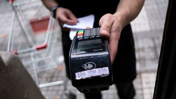 El mercado de pagos electrónico uruguayo se hizo más competitivo, según el BID. Foto: Pablo Vignali, adhocFOTOS El mercado de pagos electrónico uruguayo se hizo más competitivo, según el BID. Foto: Pablo Vignali, adhocFOTOS