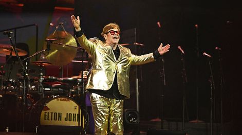 Elton John critica plan “criminal” del gobierno británico sobre derechos de autor e IA