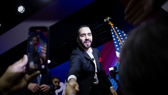 Nayib Bukele, presidente de El Salvador, durante un acto político. Foto: AFP. Nayib Bukele, presidente de El Salvador, durante un acto político. Foto: AFP.