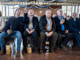 Luis Lacalle Pou y varios dirigentes durante la última convención del Partido Nacional&nbsp;