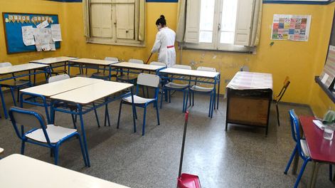 Salón de clase de una Escuela. Foto: Javier Calvelo / adhocFOTOS
