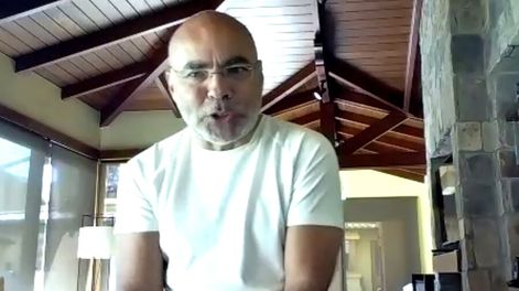 Andrés Cerisola durante su charla por Zoom organizada por la UMPE