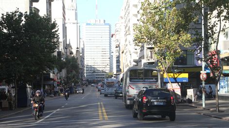 imagen de Las clases sociales en Uruguay mejoraron su bienestar: más hogares tienen coche y vivienda, y se redujo el hacinamiento