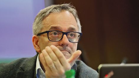 Rodrigo Arim en la comisión de Presupuesto integrada con Hacienda de la camra de Senadores. Foto: Javier Calvelo / adhocFOTOS
