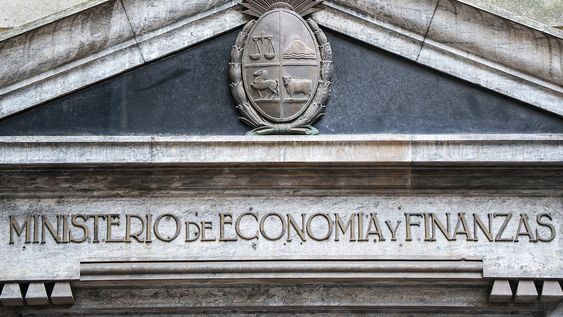 Fachada del Ministerio de Economía. Fachada del Ministerio de Economía.