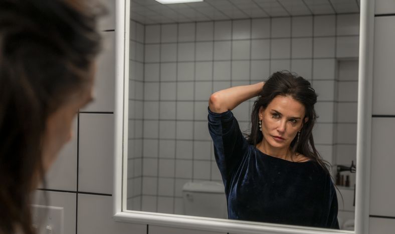 Demi Moore en La sustancia.