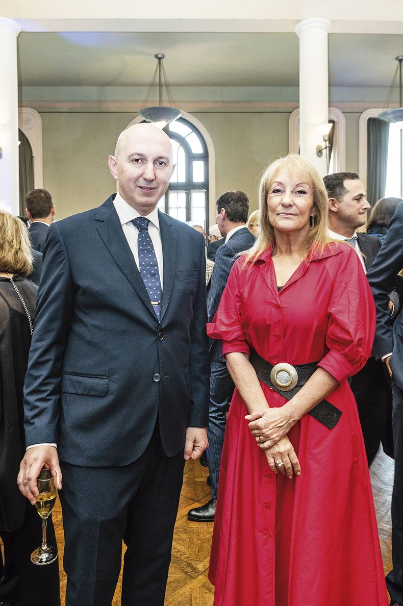 Embajador de la Unión Europea Paolo Berizzi y vicepresidenta de la República Carolina Cosse