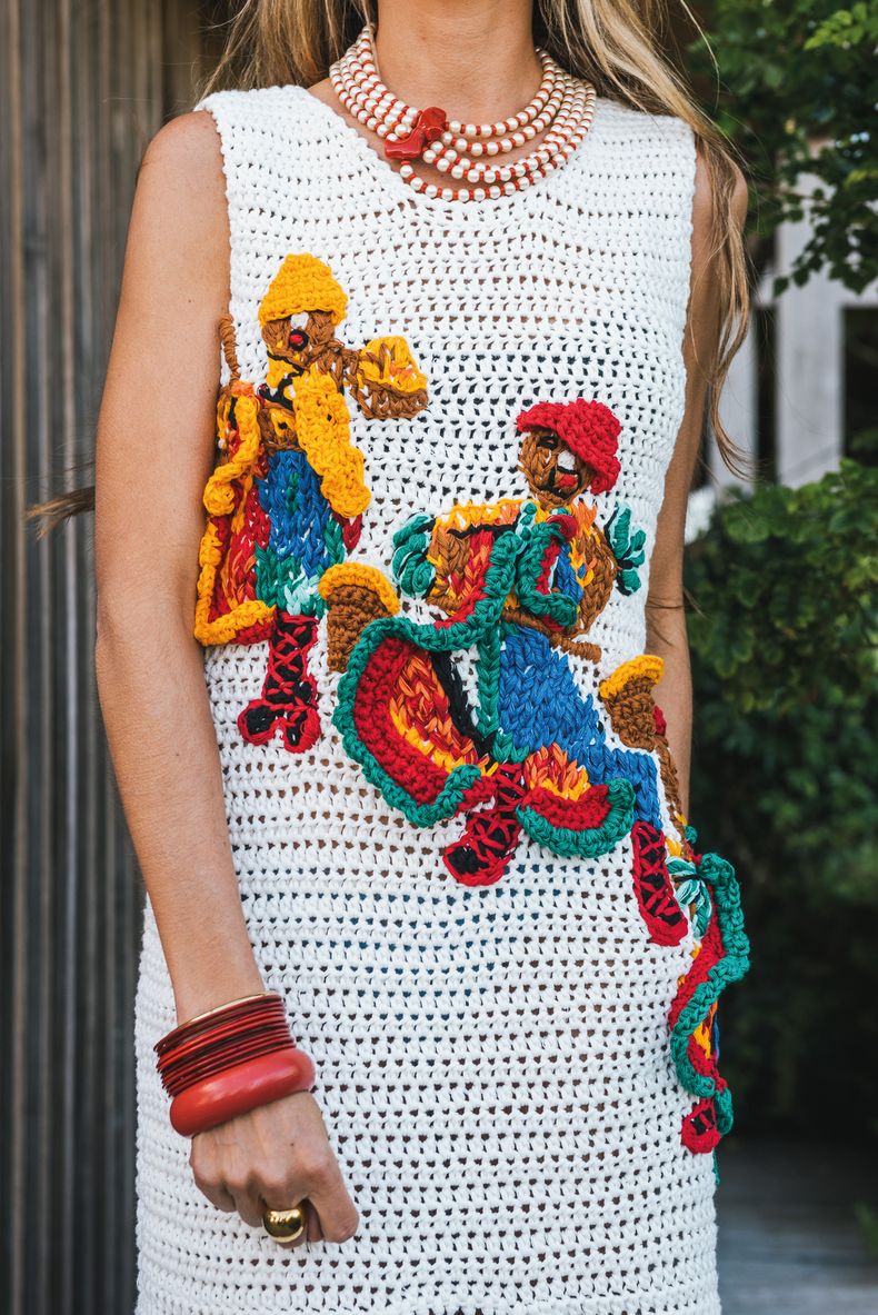 El vestido Candombe, tejido, bordado y teñido a mano, es una de las cinco prendas que The Farra presentará en los Latin American Fashion Awards.