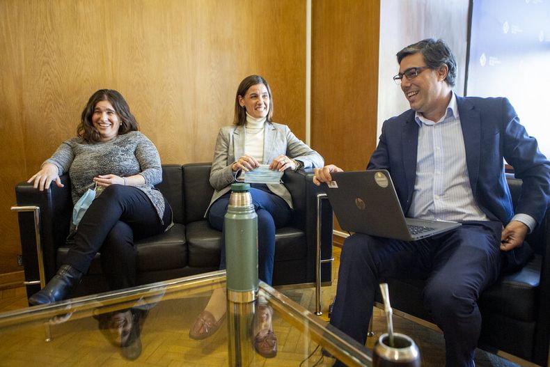Nicolás Scarela, Karen Sass y Florencia Krall estarán al frente de la Secretaría Nacional de Cuidados y Discapacidad. Foto: Nicolás Garrido / Búsqueda