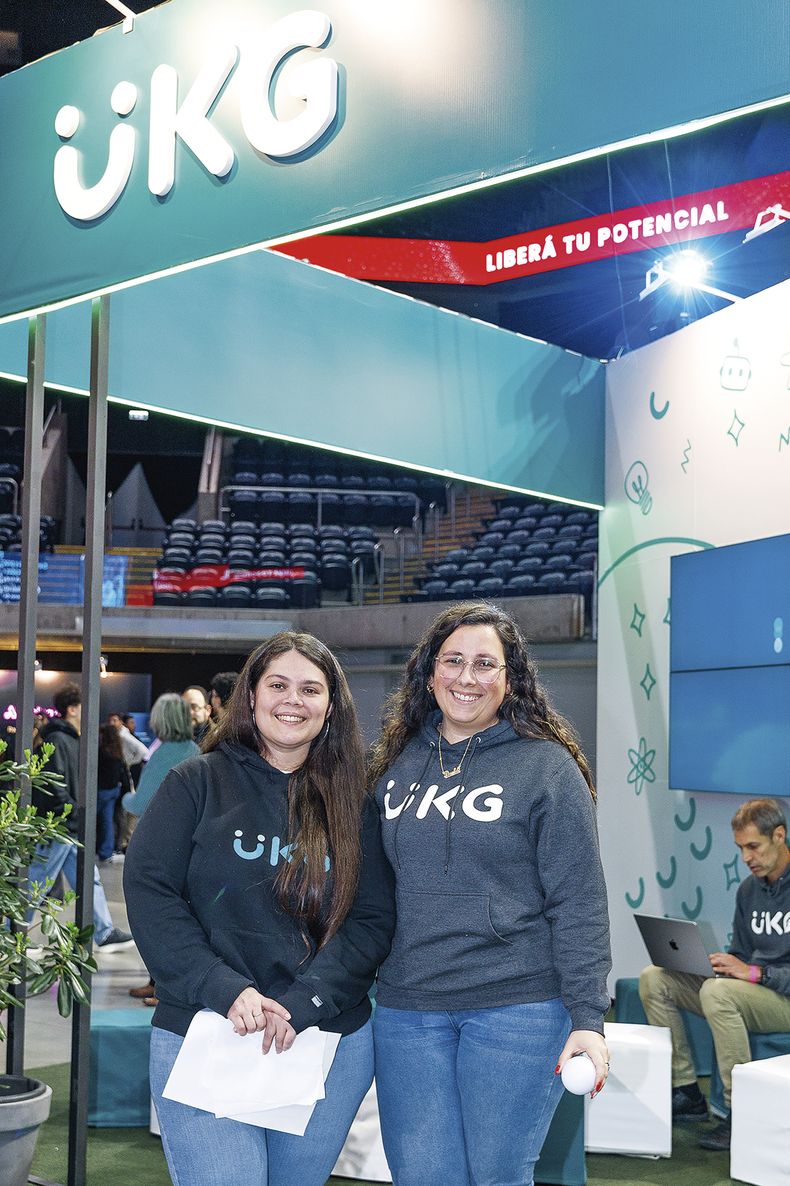 Pamela Durán y Paula Platero.