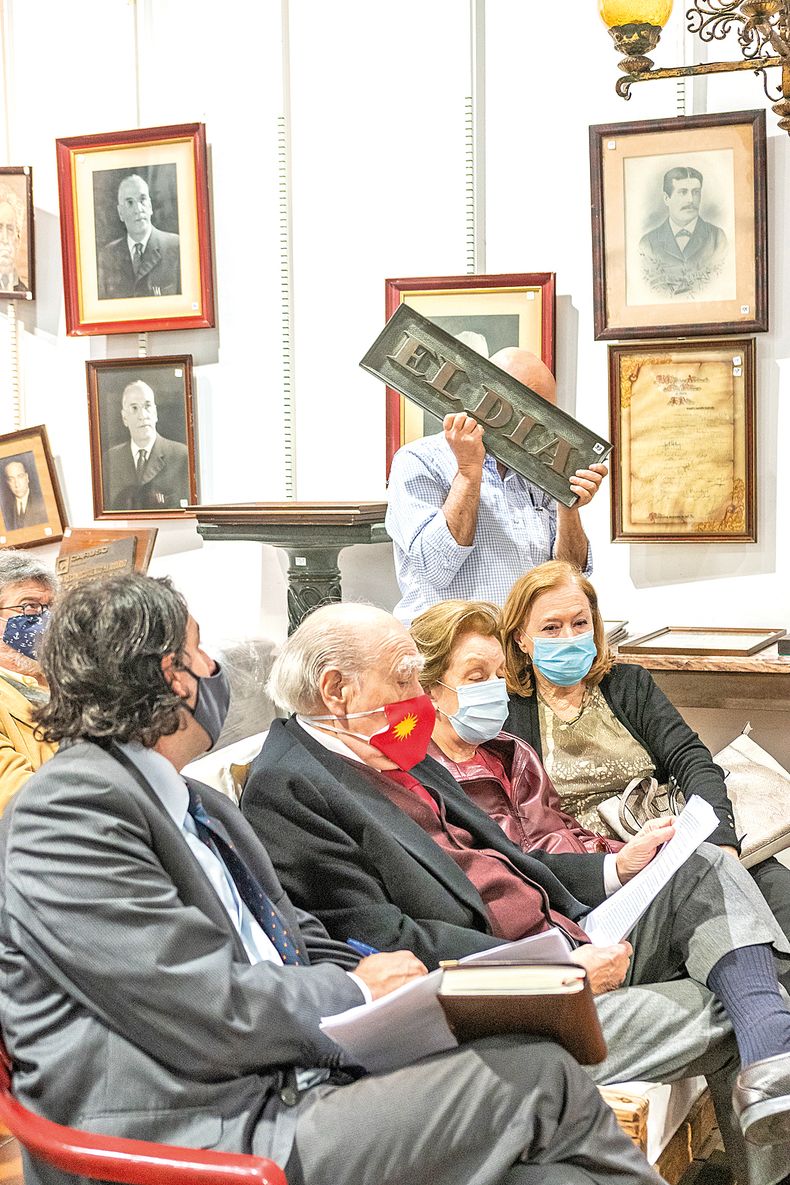 Tulio Tartaglia, Julio María Sanguinetti, Marta Canessa y Rosario Baráibar