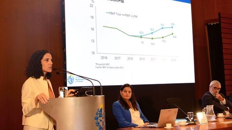 Arbeleche en la presentación de las nuevas proyecciones macro. Foto: Presidencia