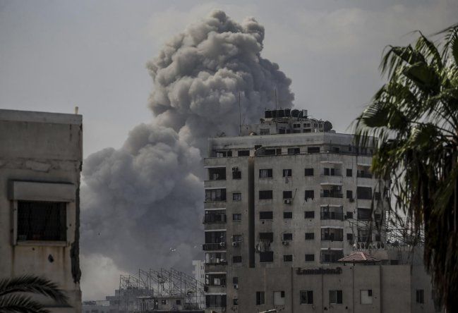 Humo se eleva tras un ataque aéreo israelí en la Ciudad de Gaza, Franja de Gaza, el 16 de setiembre de 2025.&nbsp;