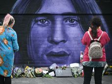 Mural en Birmingham, Inglaterra, en homenaje a Ozzy Osbourne. Mural en Birmingham, Inglaterra, en homenaje a Ozzy Osbourne.