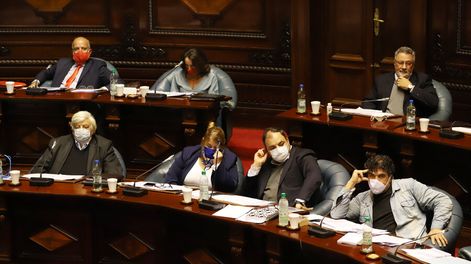 imagen de La coalición busca acortar distancias sobre la ley de urgencia, mientras la oposición procura fisuras de colorados y cabildantes