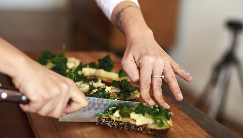 imagen de Bruschetta de peras, queso azul y kale